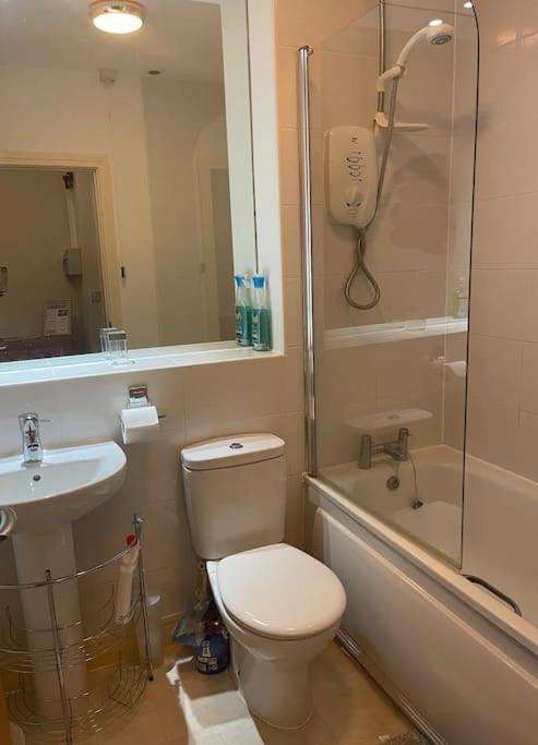 Lovely 1 Bedroom Apartment プリマス エクステリア 写真