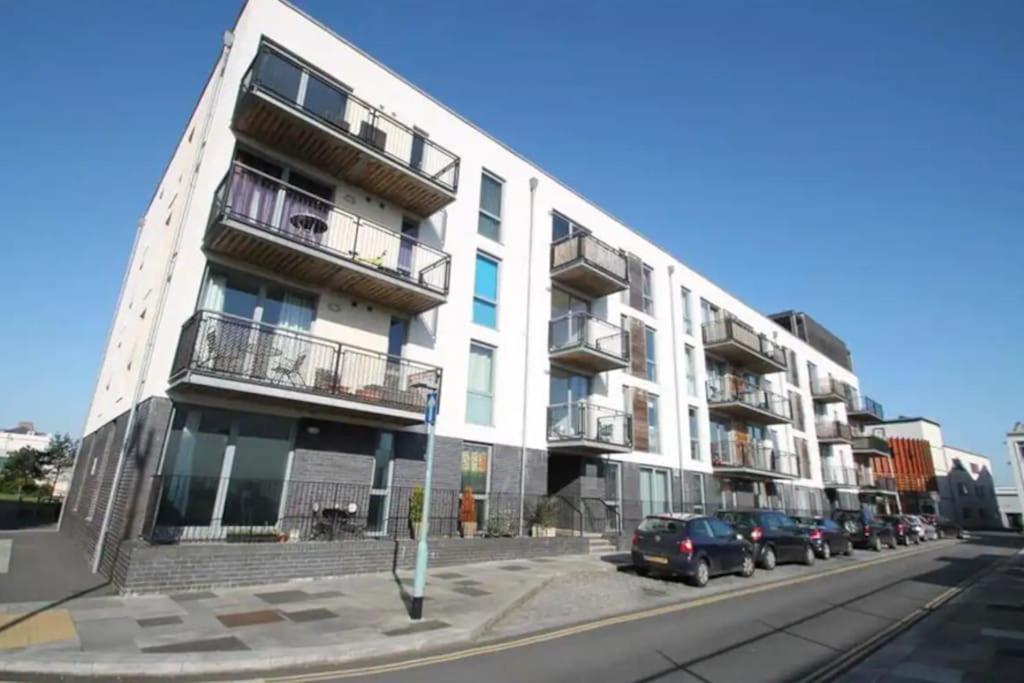 Lovely 1 Bedroom Apartment プリマス エクステリア 写真